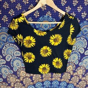 🦋5/20$🦋 sunflower crop top